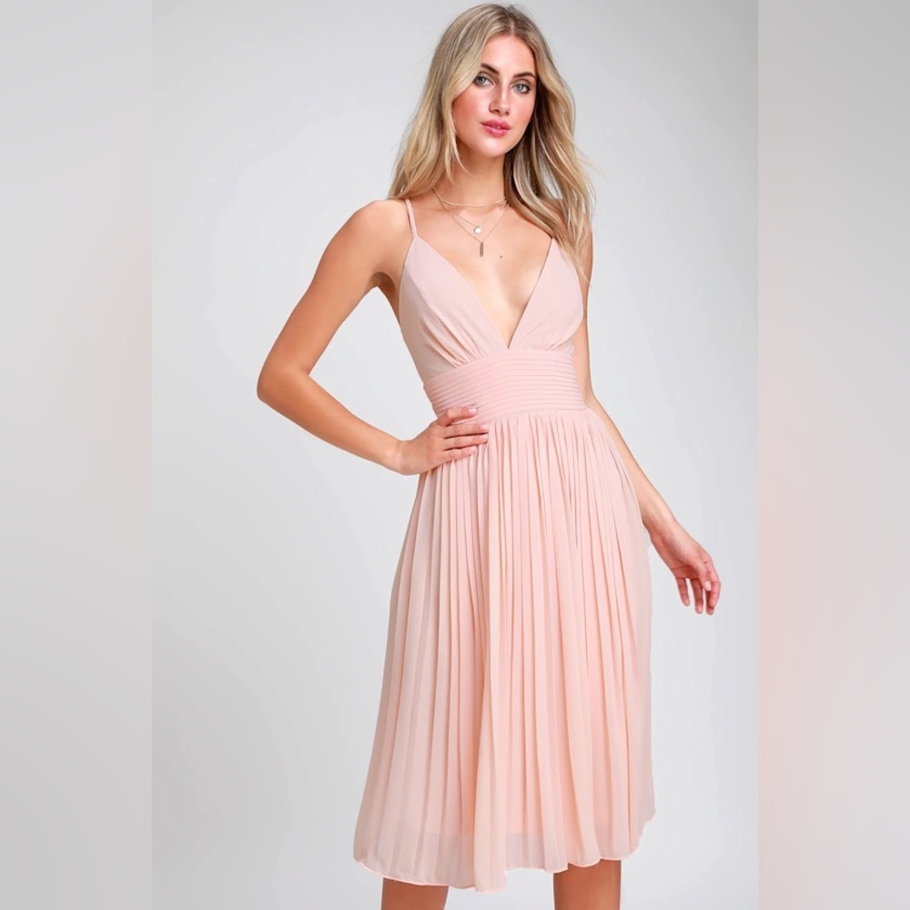 Lulu's Blush Backless Pleated Dress
